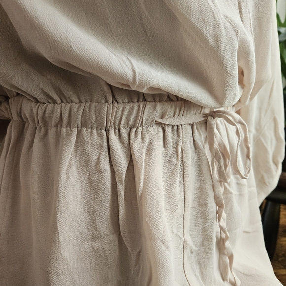 Aritzia Babaton Keagan Romper Crepe Pockets Cream Large New - Picture 5 of 9